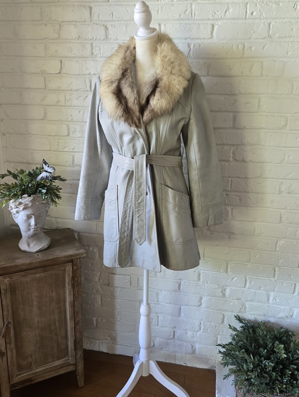 Vtg 70s Gray Leather Belted Coat, XS